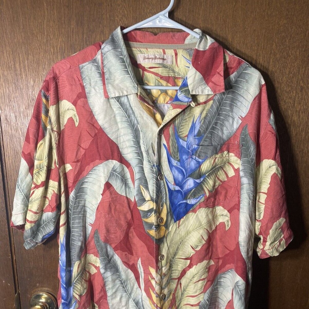 Tommy Bahama Red Tropical Hawaiian Shirt Button Up Pocket Short Sleeve Silk